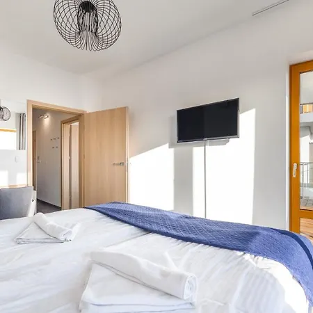 Zeromskiego Ii, Sun & Snow