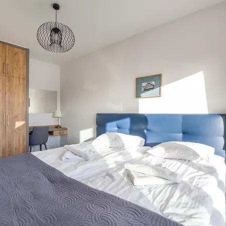 Zeromskiego Ii, Sun & Snow *